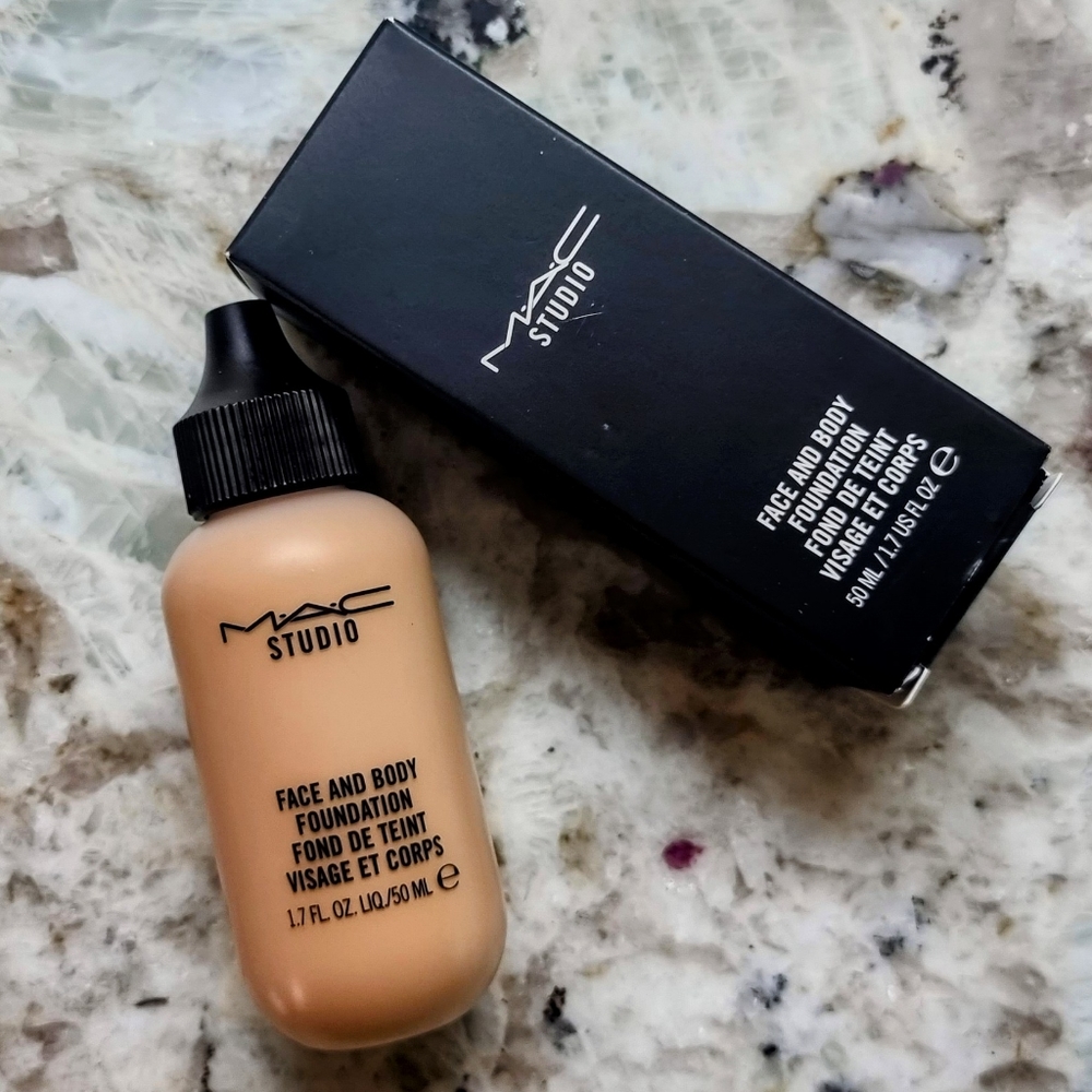 MAC Studio Face and Body Foundation